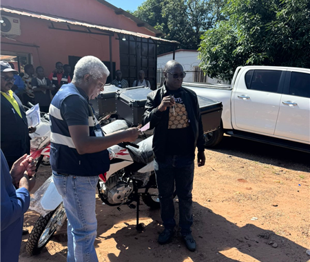 Entrega de motorizadas nas províncias da Huíla e Lunda Sul (3 of 8)
