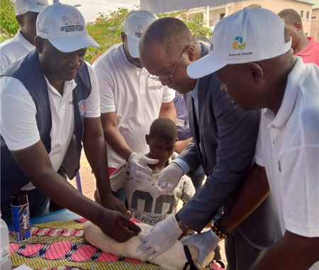 Campanha de Vacinação Contra a Raiva Animal: Cabinda (1 of 6)